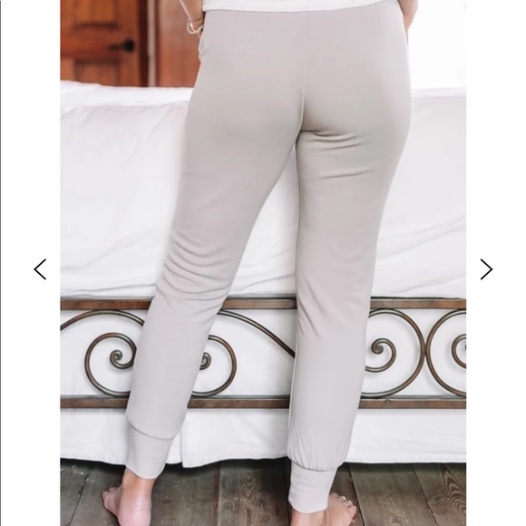 Jogger pants from Amaryllis - Picture 3 of 4